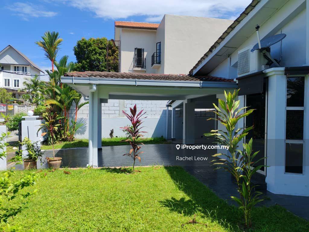 Single-Storey cosy bungalow, tastefully renovated