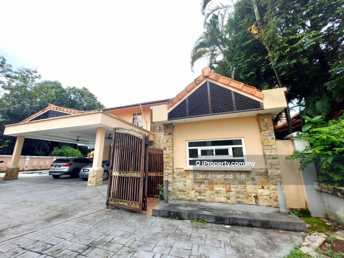 3 storey Corner Bungalow fully renovated with pool for sale - freehold