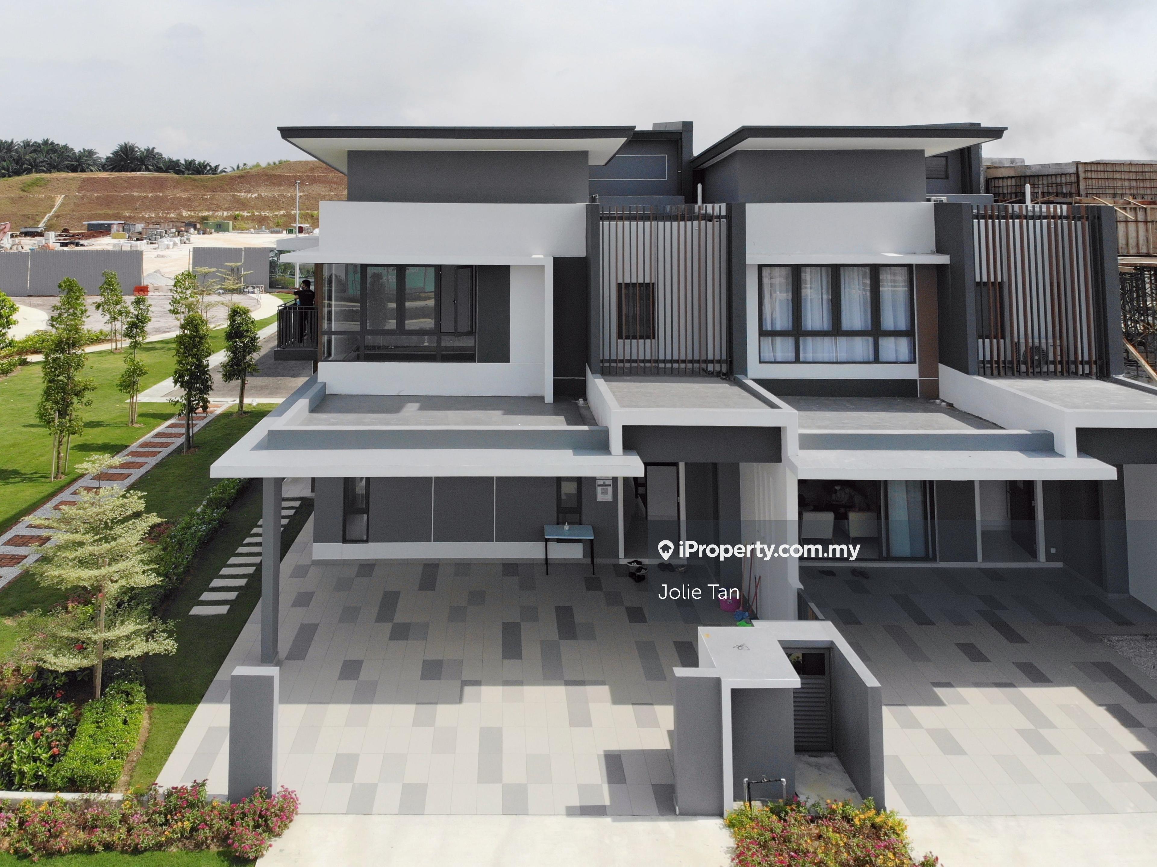 Terrace house for Sale