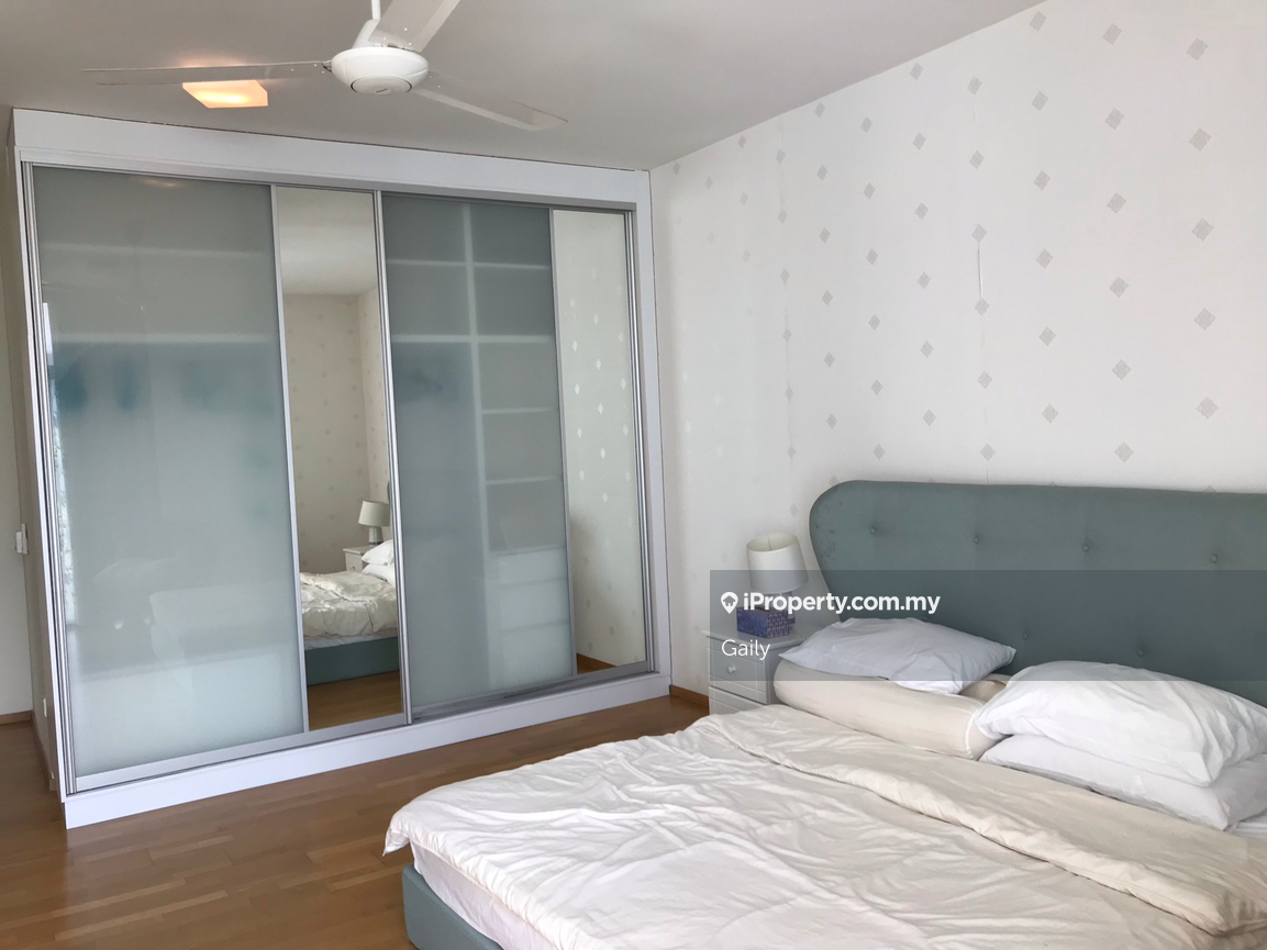Tastefully renovated house below market value spacious n practical