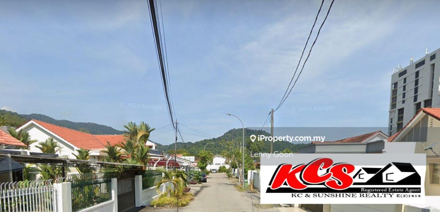Single Storey Semi Detached Renovated at Pulau Tikus Georgetown 