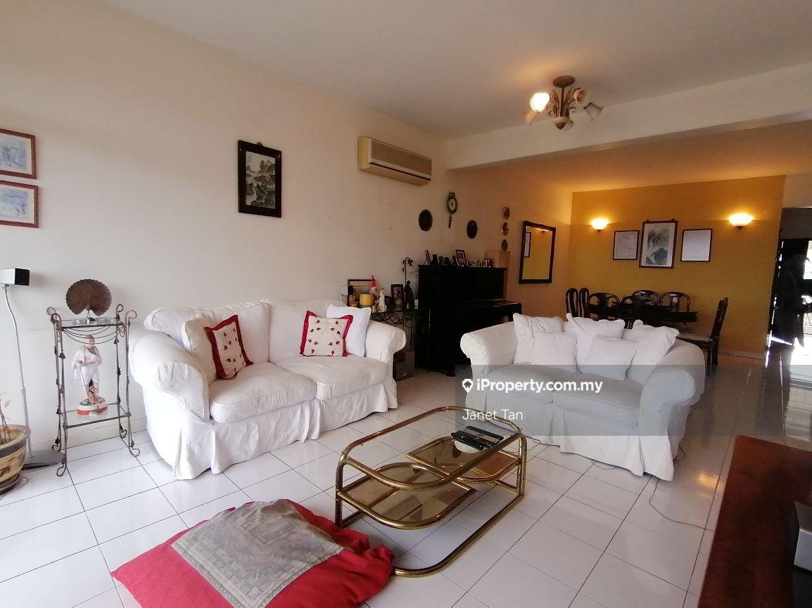 Mid Floor Unit in Gasing Petaling Jaya for Sale
