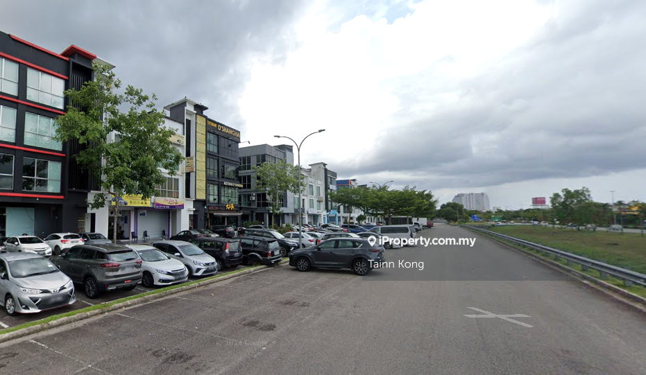 Permas Jaya 3 Storey Shoplot For Rent / Facing Main Road