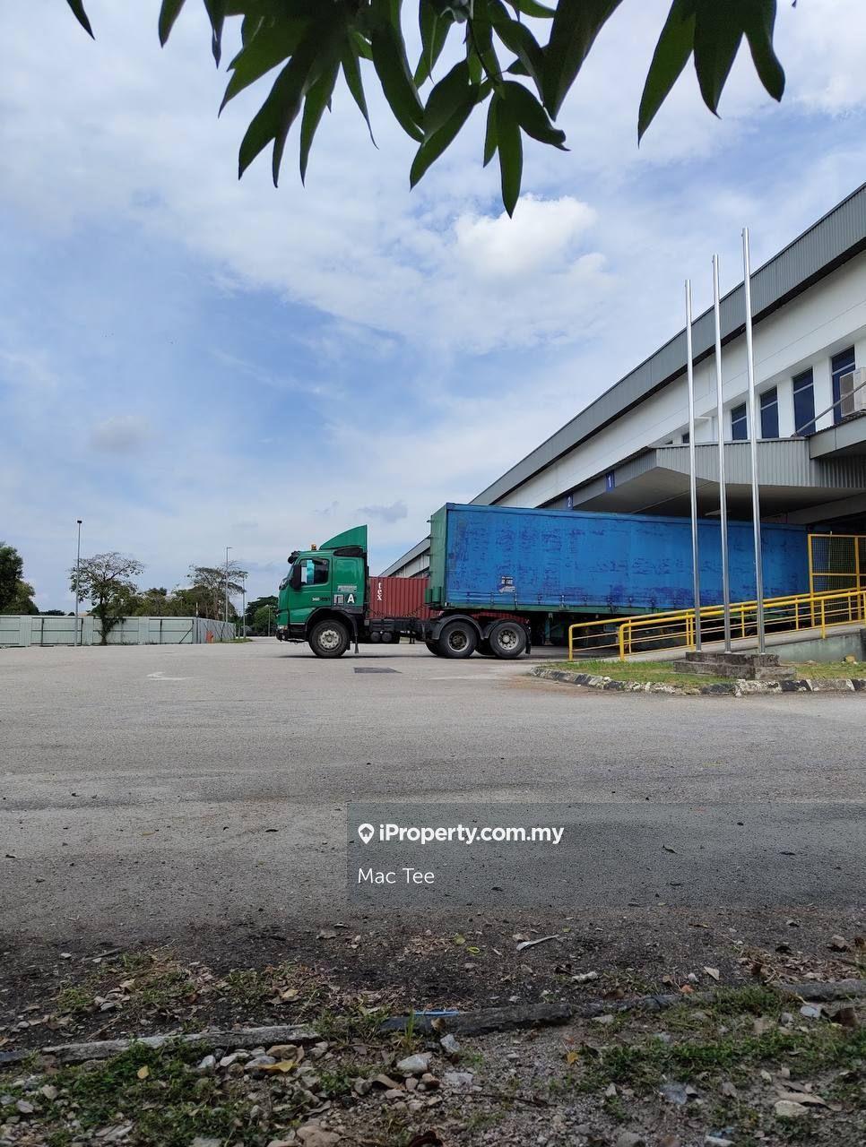 Grade A Loading Bay Warehouse for Rent @ Shah Alam