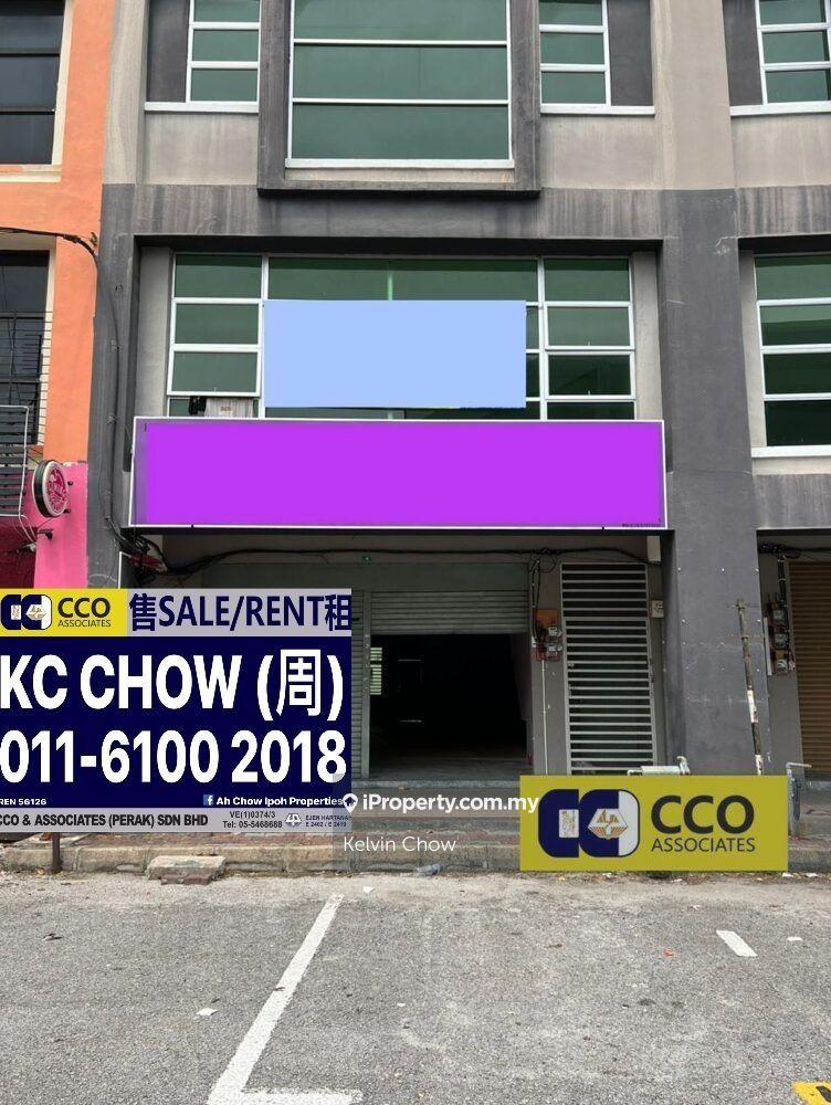Pengkalan Station 18 Triple Storey Shop Lot For Sale