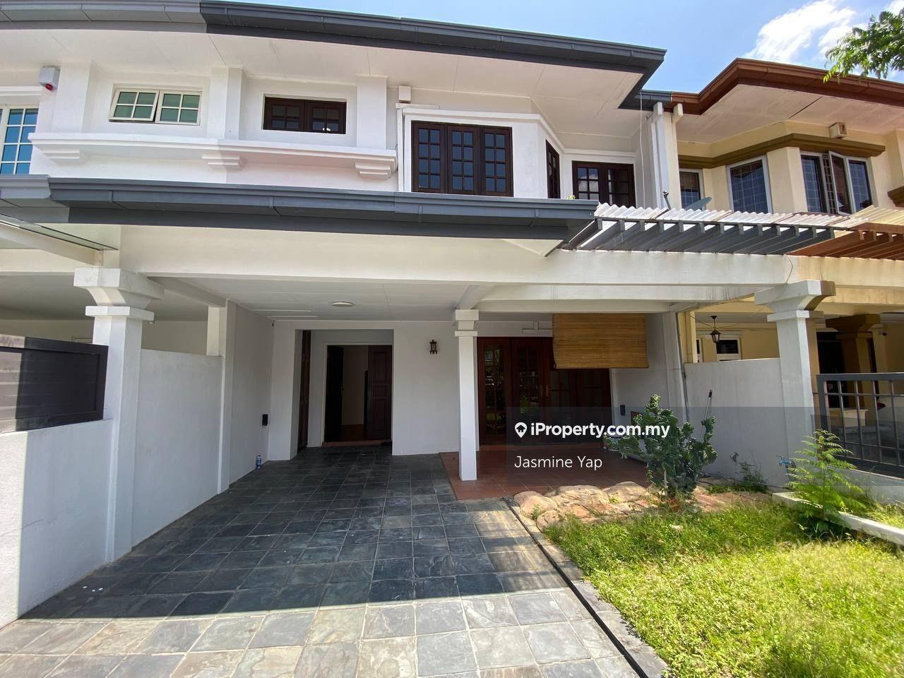 Walking distance to MRT and school.