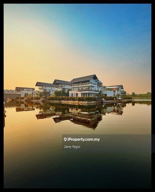 Emerald Bay Puteri Harbour 3 Storey Semi D End Corner