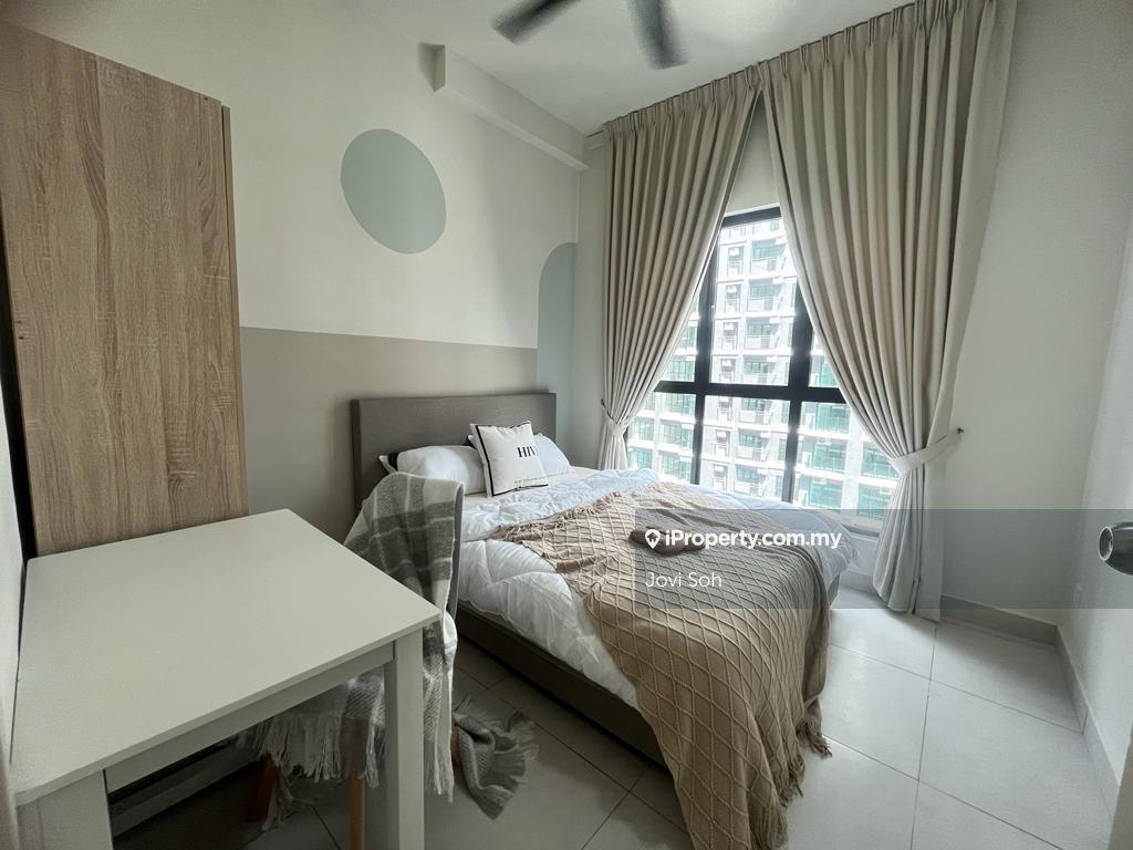Maxim Majestic Co Living Room For Rent