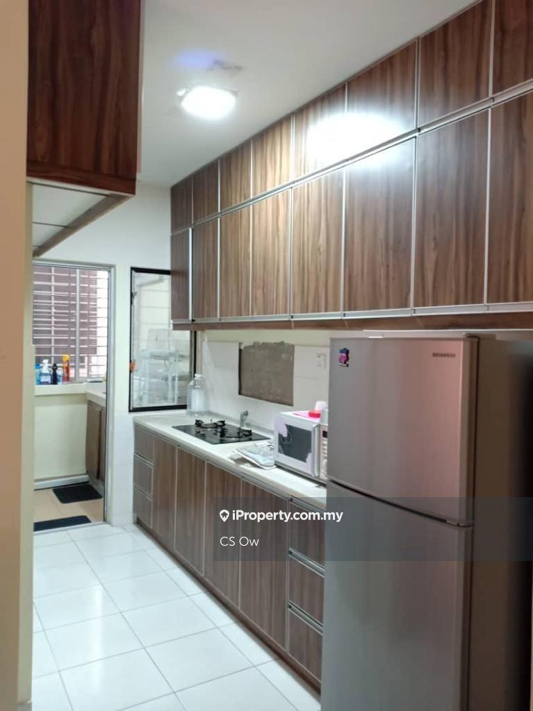 Ready move in, 2 parking, Actual photo, Great codition unit.