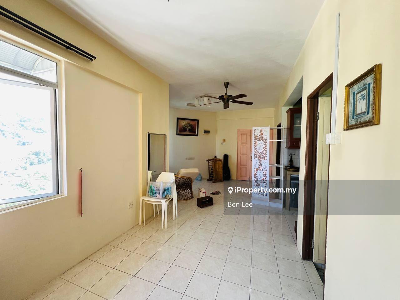 Desa Bayan Apartment Sungai Ara 750sqft Good Condition Worth to Buy