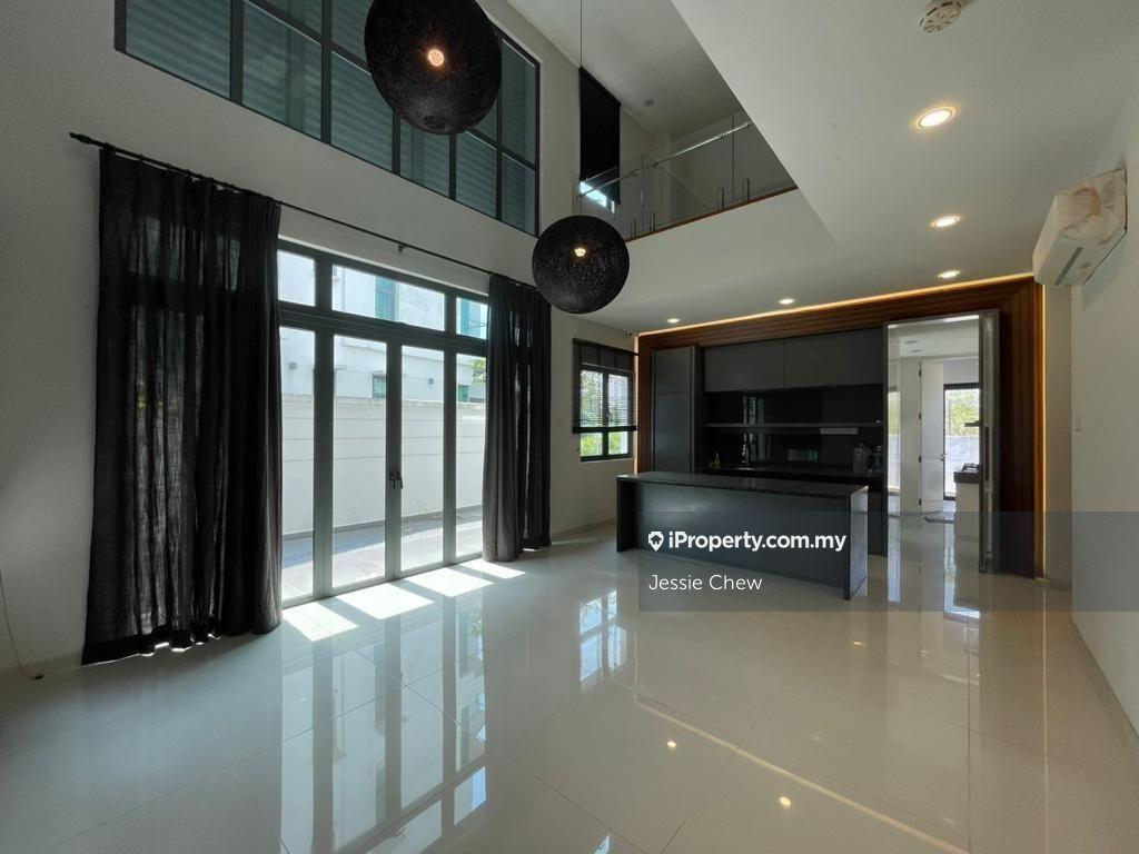 3 storey New luxury bungalow at Cyberjaya for sale (unused)