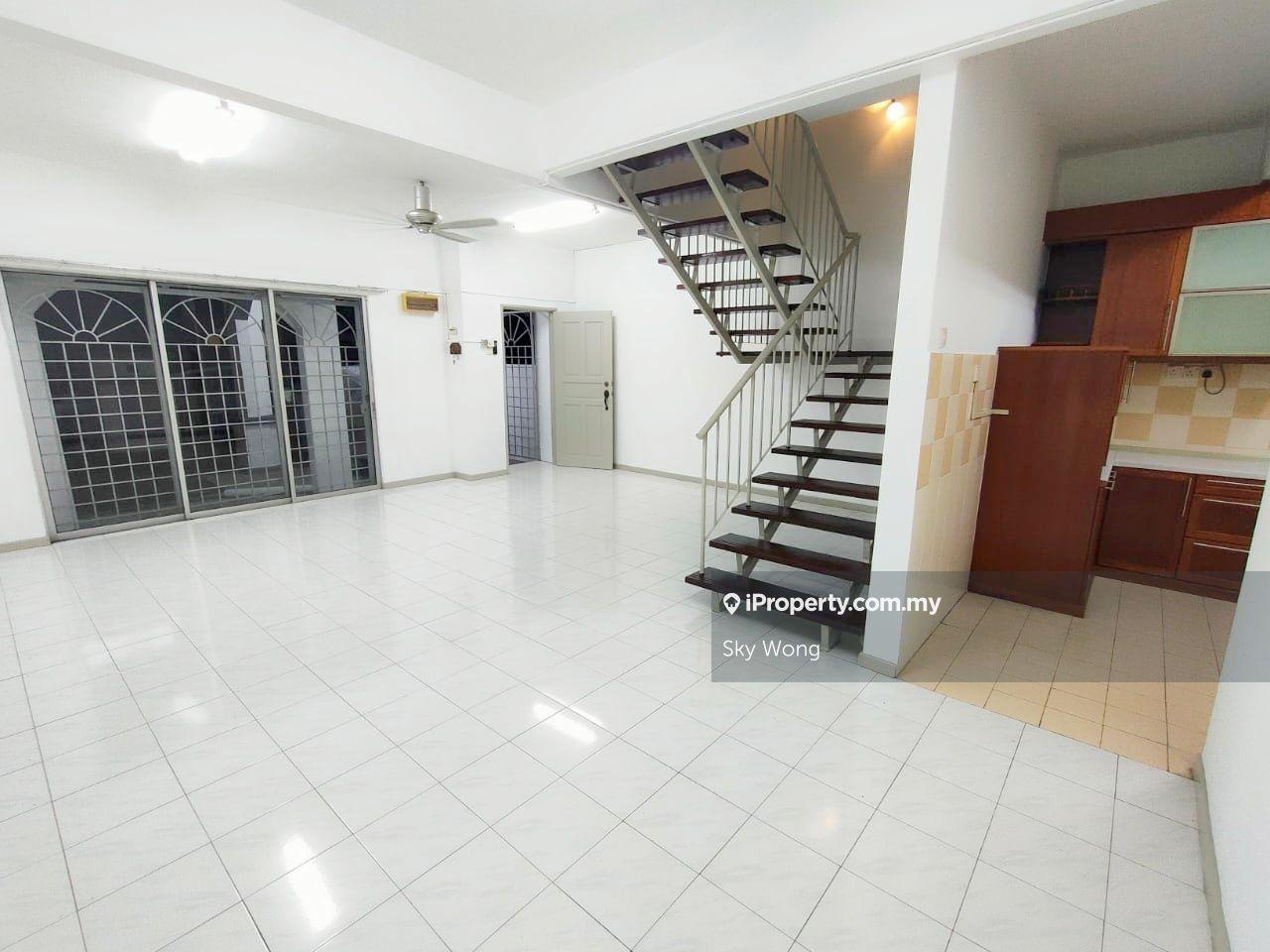 Double Storey, Taman Desa Serdang, Seri Kembangan, Minlon