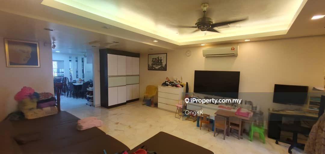 Fully Renovated & Extended Kitchen & Car Pouch 2 Storey House for Sale