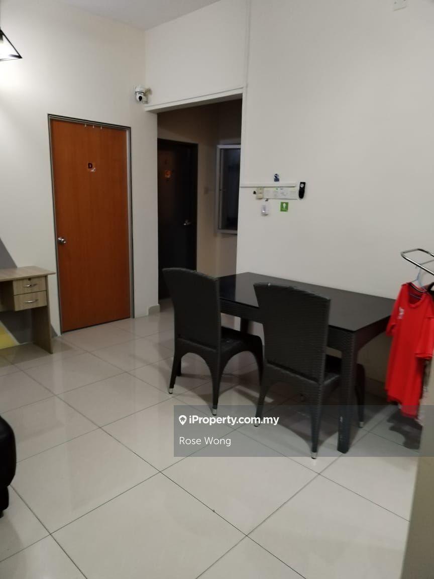 Super Cheap! Must Go! Short Walk to Malls Banks MRT LRT!