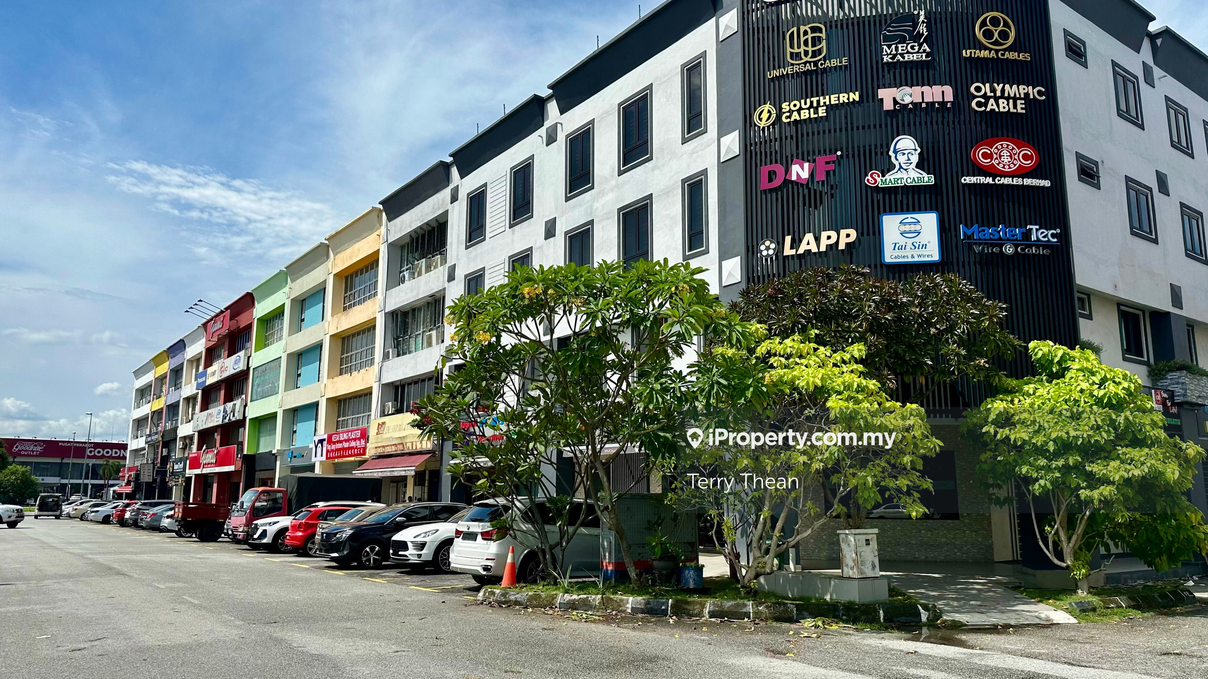4 Storey Shop For Sale @ Pusat Bandar Puchong