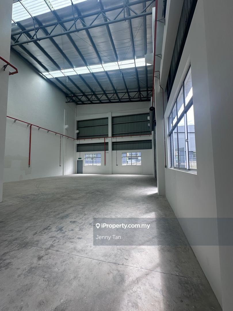 Corner Brand New Factory, 2mins to Plus Highway, Gated n Guarded Area