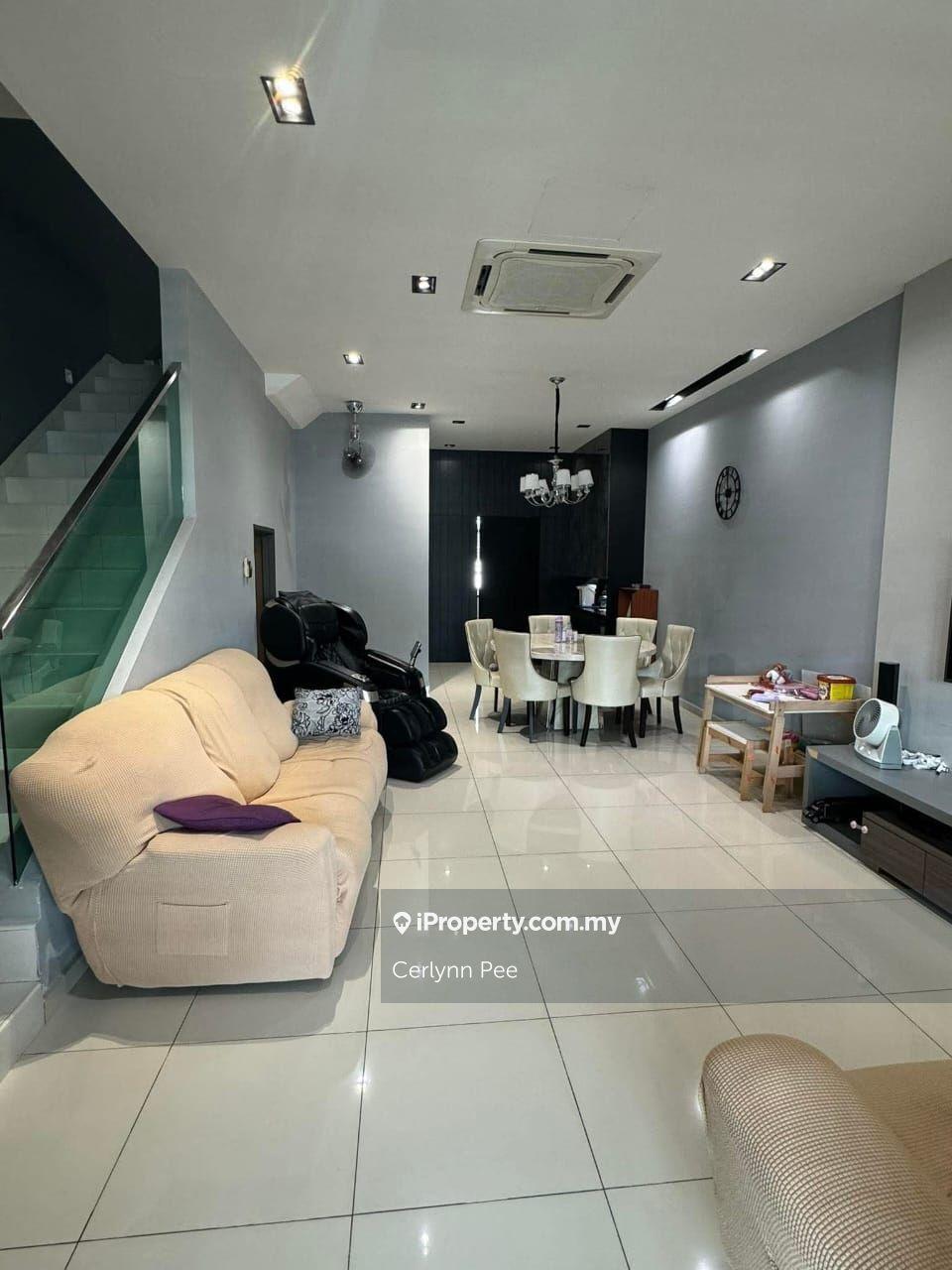 La Garden, Jp Perdana @ Mount Austin , Renovated Unit with ID Design