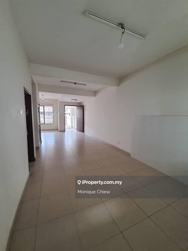 Terrace house for Sale