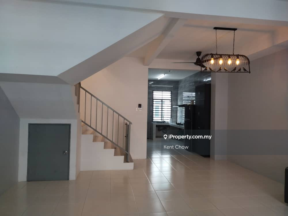 Partially Furnished Double Storey Terrace @ Chepor Idaman