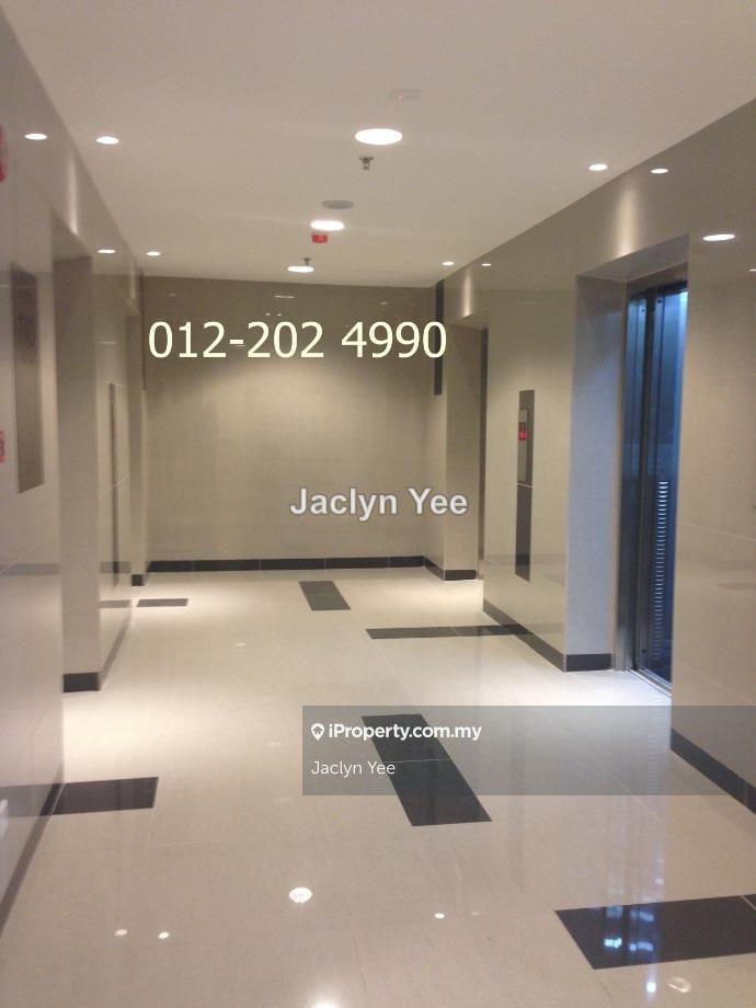 Office Space @ Kota Damansara, Next to MRT station