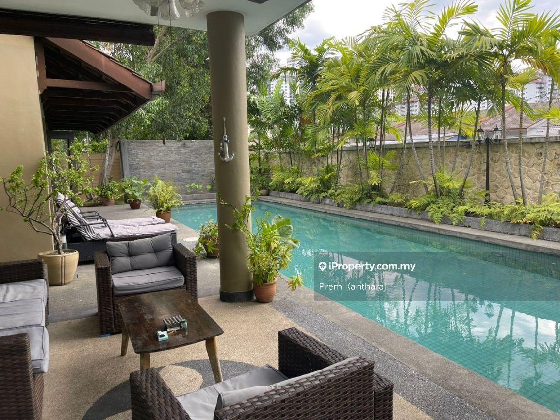 3.5 Storey Mont Kiara Bungalow Kuala Lumpur with Swimming Pool 
