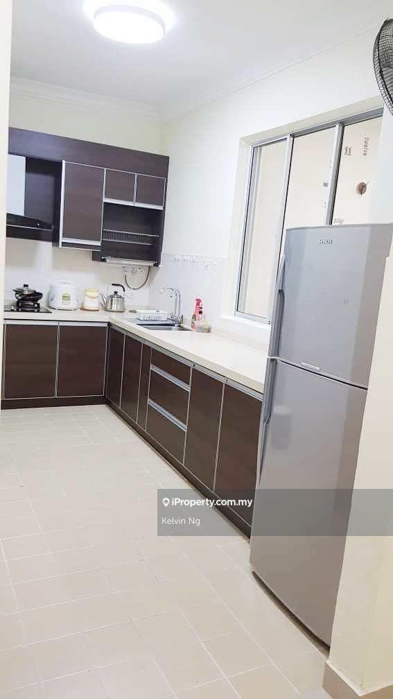Aman Heights  Freehold Partial Furnished 1 Car Park For Sale