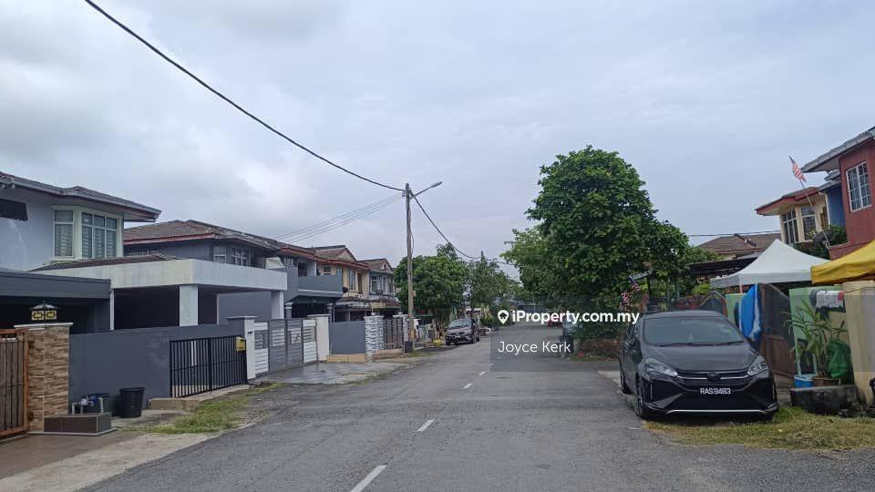 Jalan Semarak, Bukit Beruntung