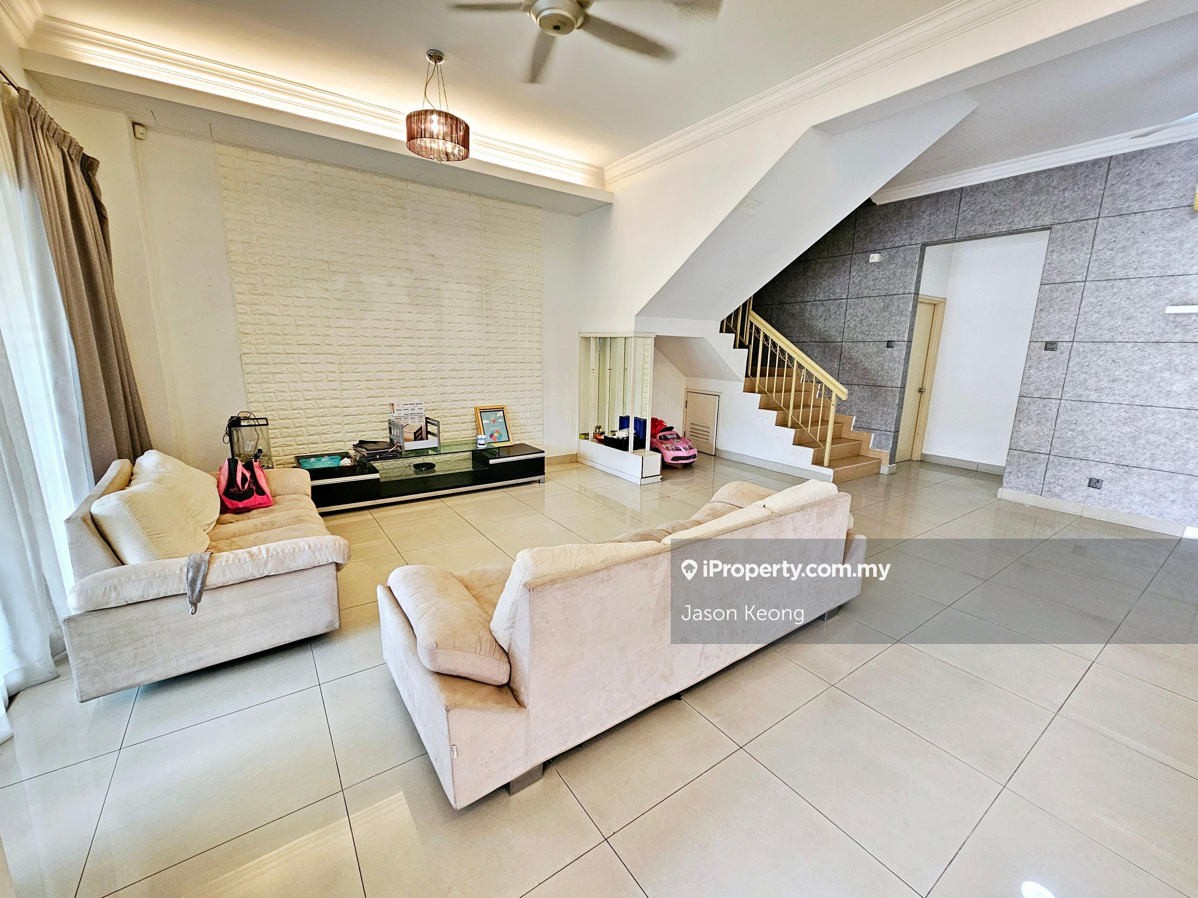 2.5sty Freehold, Facing Garden, Guarded Gated