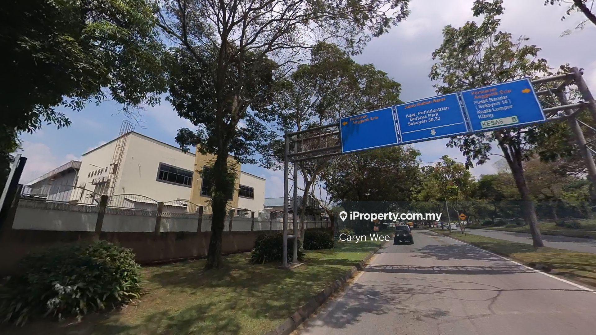 Detached factory with 3-sty office for sale at Mokara Kota Kemuning