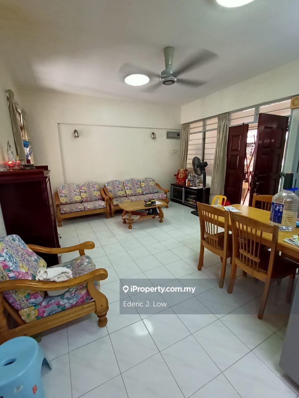 Nicely Maintained Unit