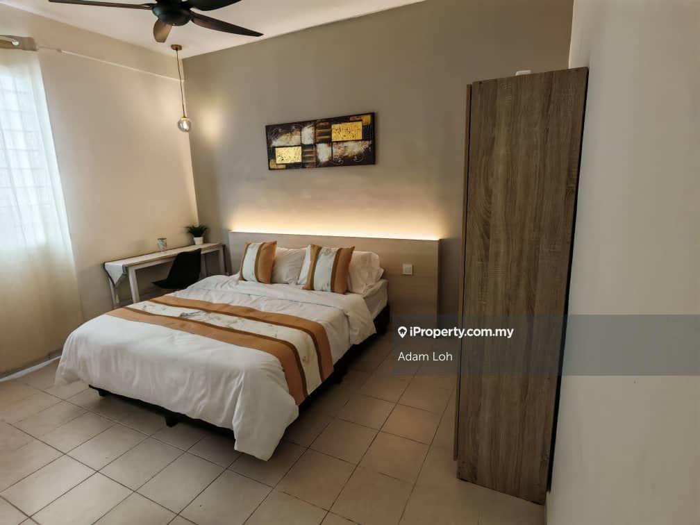 Master room for rent