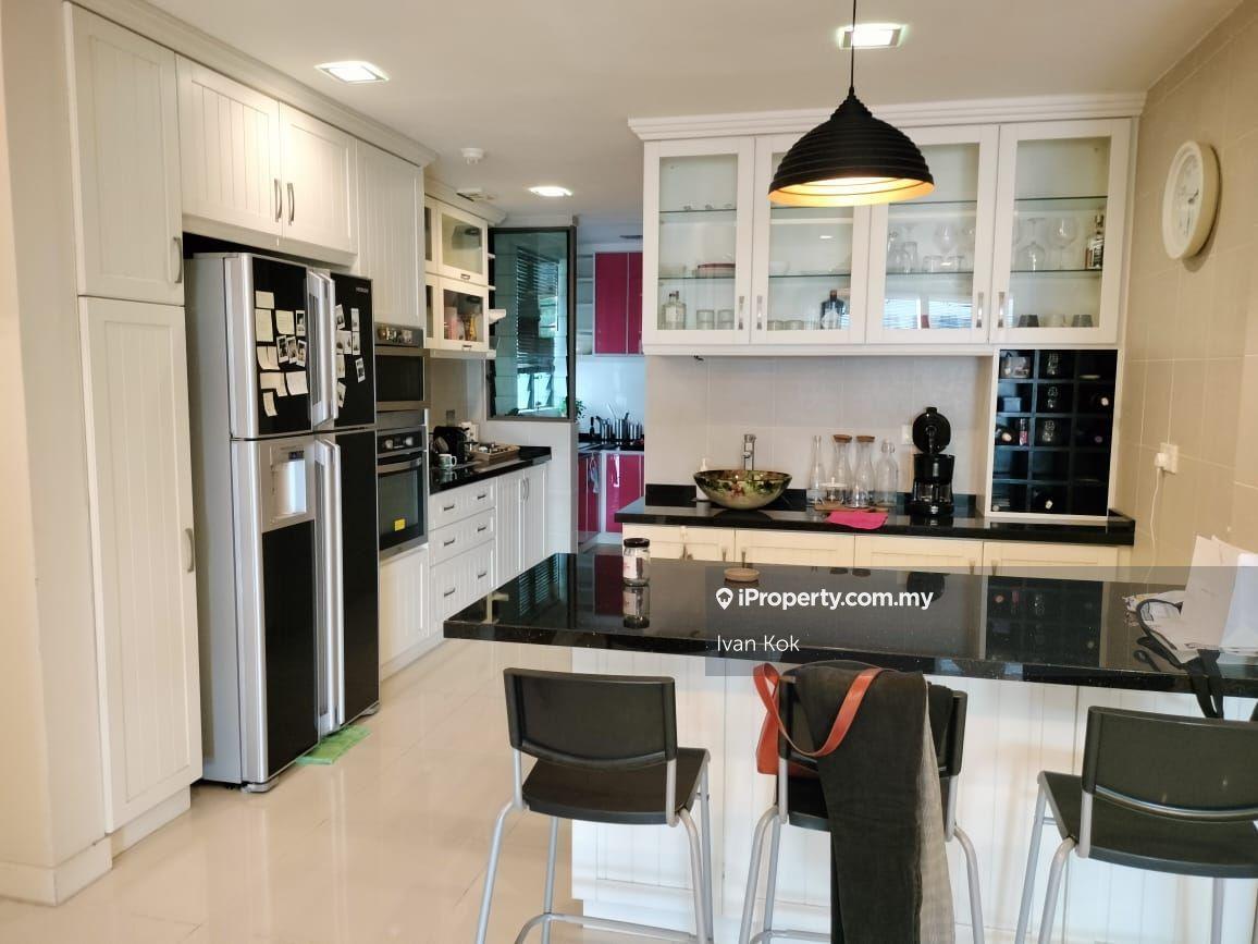 Well Maintained Facing Open View Unit