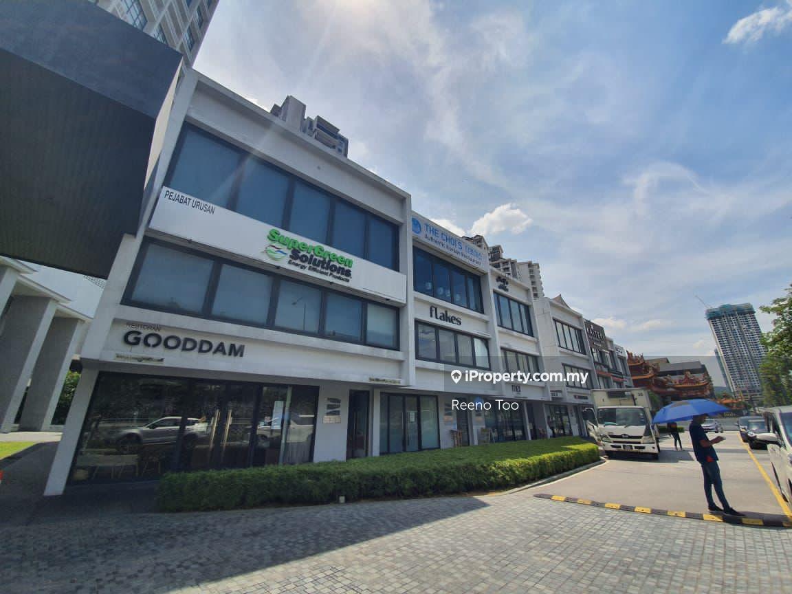 End Lot The Hub Ss2 2.5sty Retail Shop