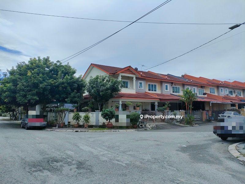 Corner freehold house for sale at botani & walking distance to school