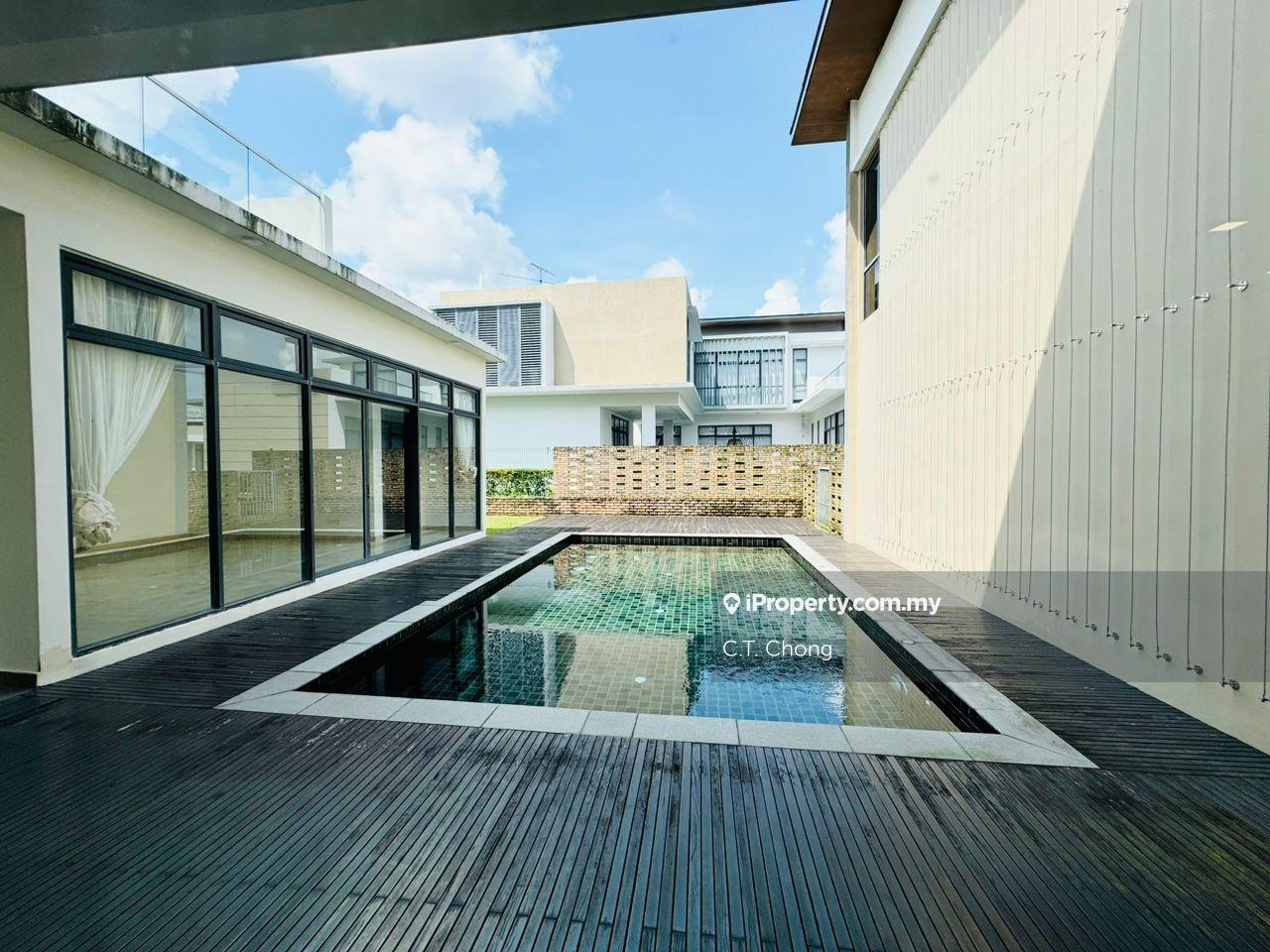 Noble Park 2 Storey Bungalow House with Private Swimming Pool For Sale