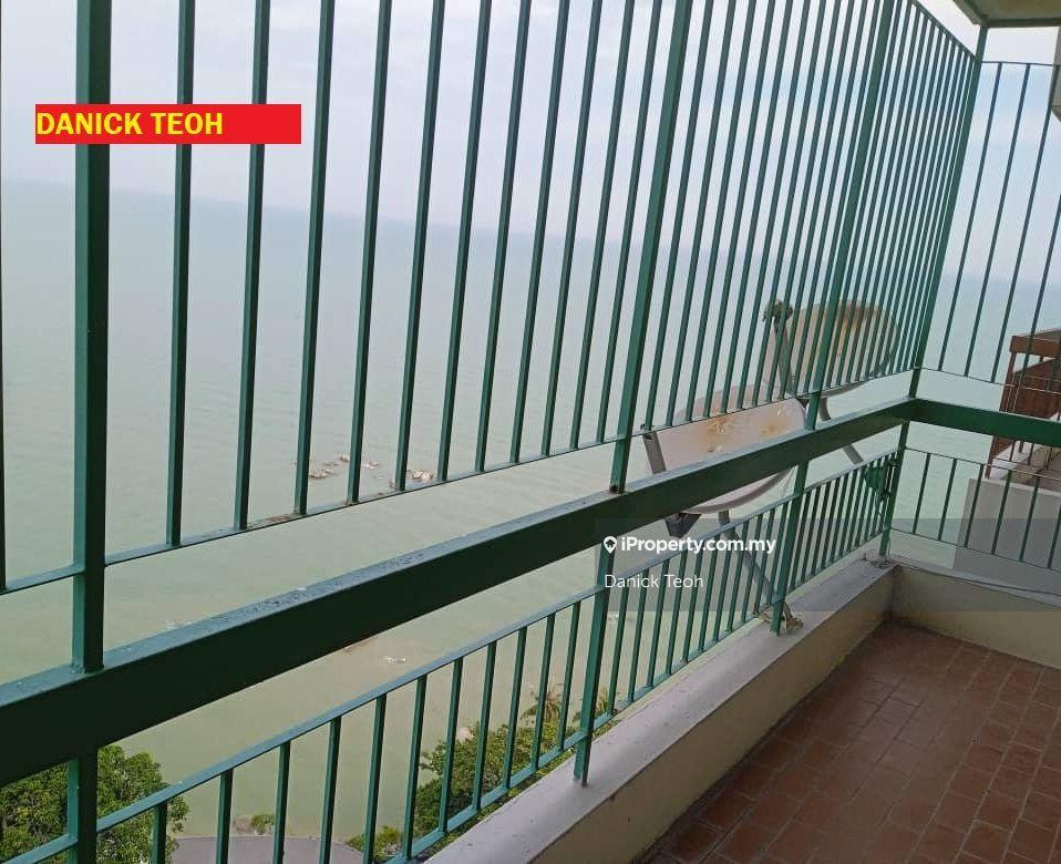 The Reef 1020sf Seaview and Hillview Condo Located in Batu Ferringhi 