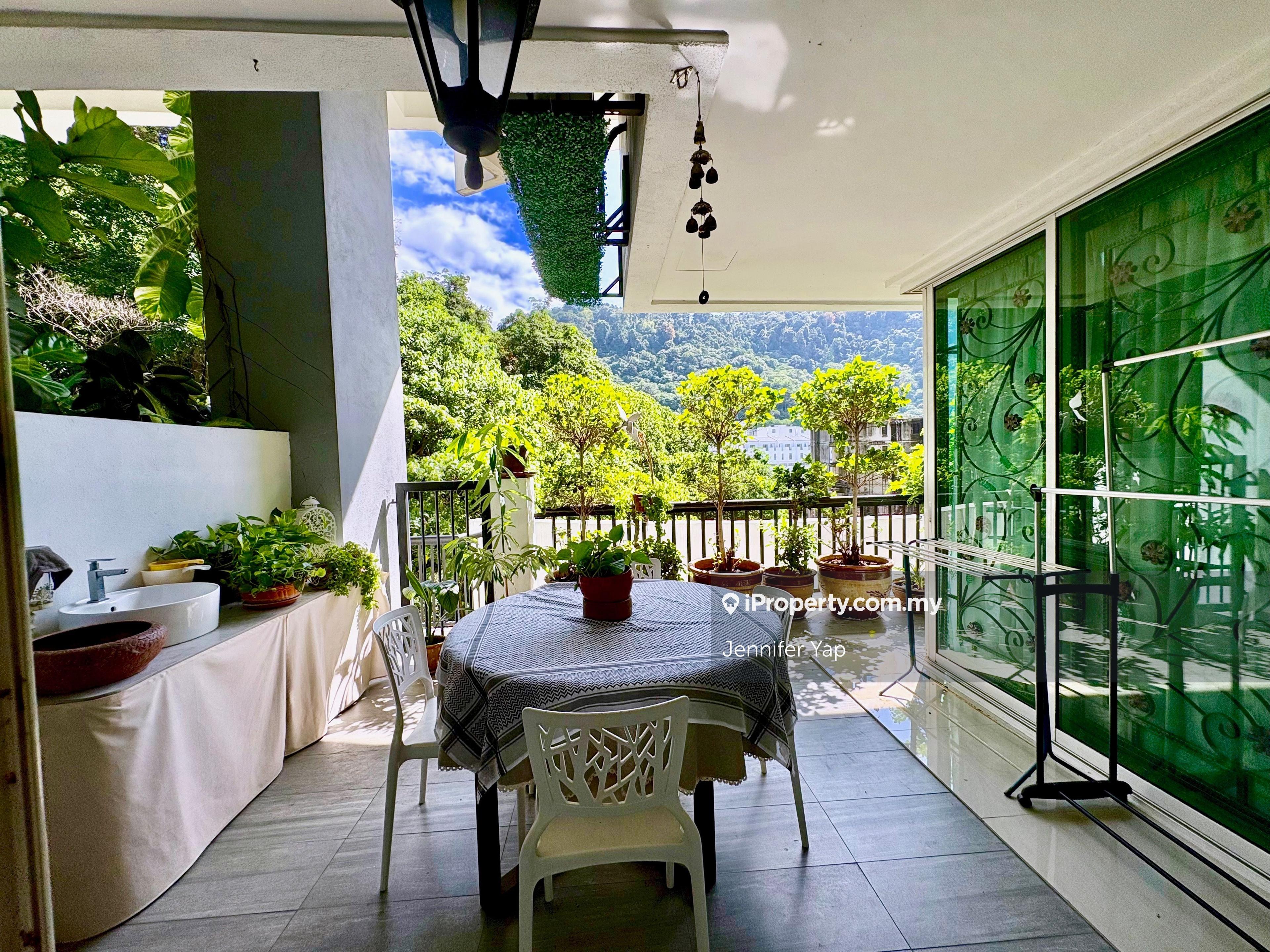 Perfect Family Duplex Unit at Armanee Terrace 2 Awaits!