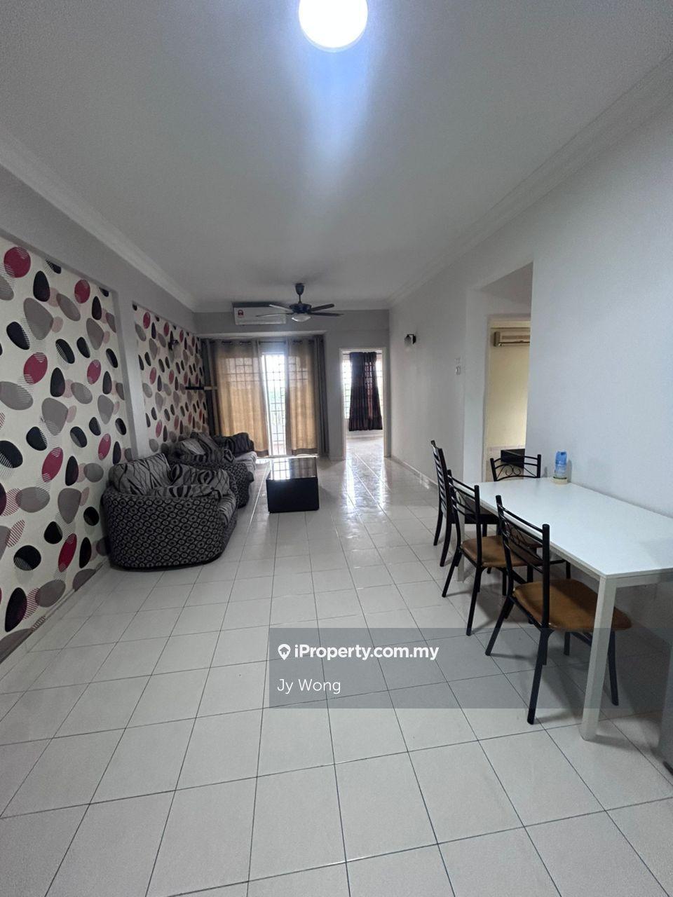 Middle Floor, Freehold