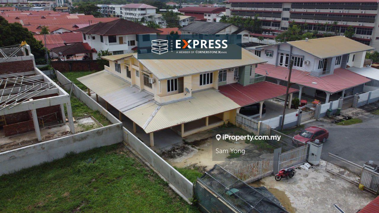 Double Storey Semi Detached House at Jee Foh, Miri