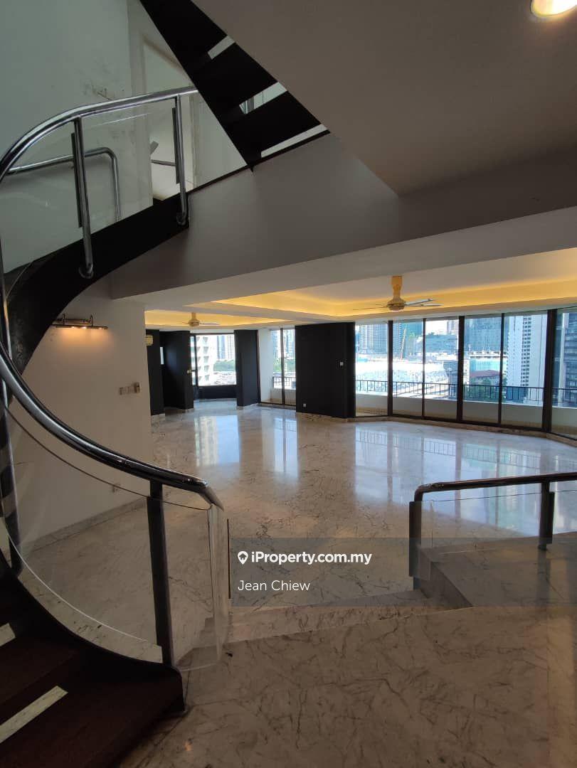 Penthouse condominium for Rent
