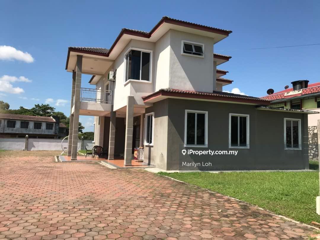 Corner Double storey Bungalow Taman Guru Rasah Seremban 