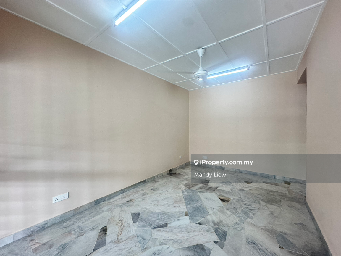 Limited unit , gated & guarded Bandar Sri Damansara sd3