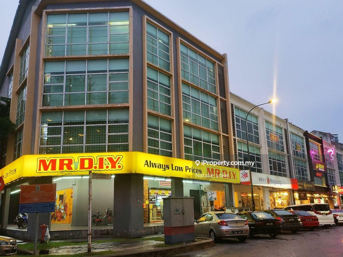 Corner Shop Taman Equine Ready Tenant Good For Investment 