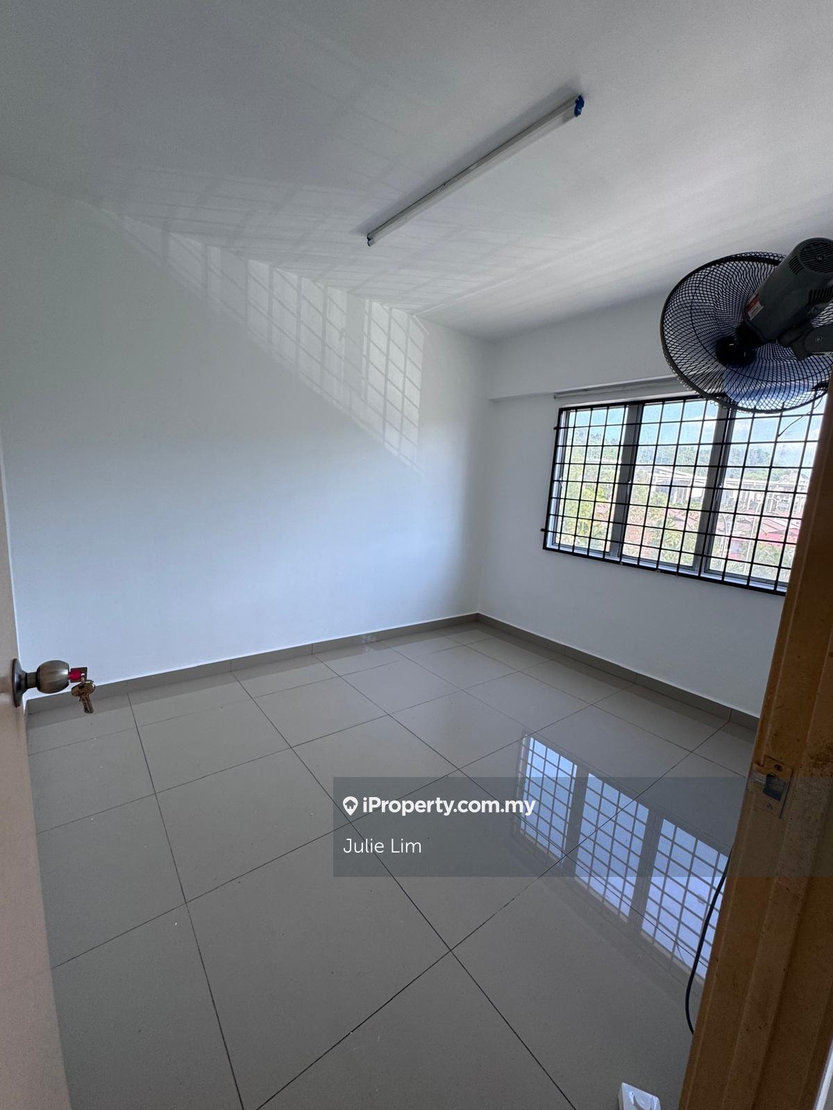 3 bedroom flat @Cemara Cheras Hartamas with lifts. 