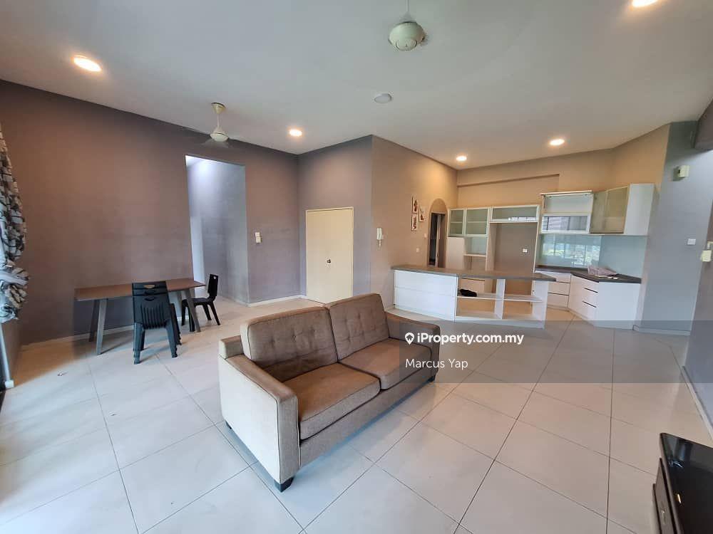 Sell below market price Four n one bedrooms bigger unit in Cyberjaya