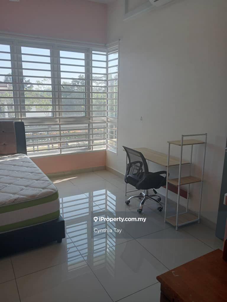 Kalista 2 apartment 1st floor for sale below rm350k at 1st floor