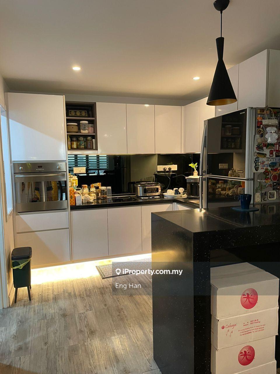 Atmosfera Condominium Renovated Fully Furnish Well Maintain For Sale