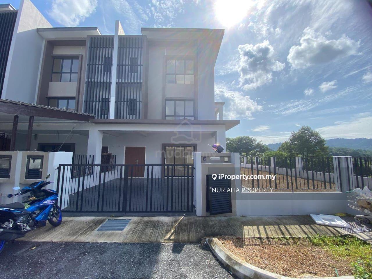 Corner Lot 3 Storey Terrace Nassim Height Ukay Bistari