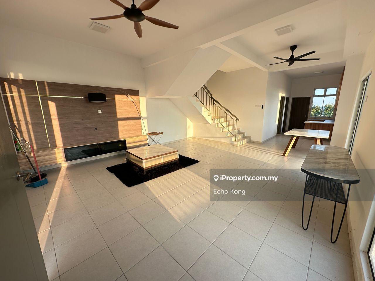 Good Condition & Partly Furnish Corner Unit Call Echo For Viewing