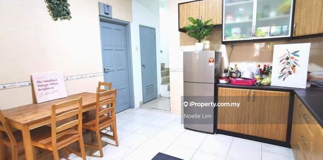 Bandar Utama, Damansara Kayu Ara 3 Storeys Landed House For Sale